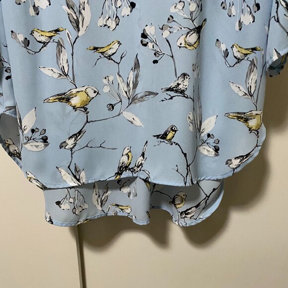 T Tahari woman, 3/4 length sleeves, light blue, high/low blouse, size 1X - Picture 6 of 13